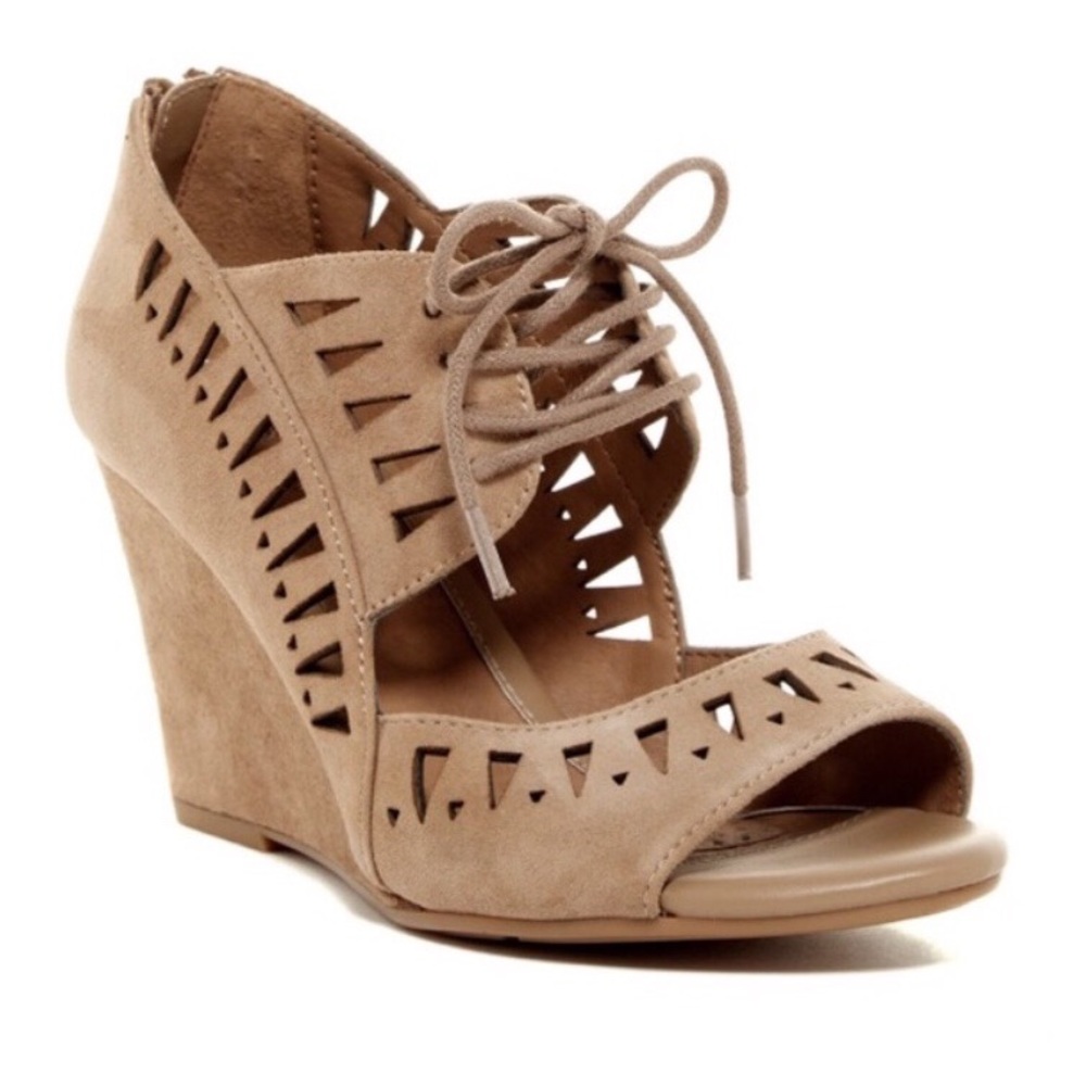 Sofft Yardley suede laser-cut wedge